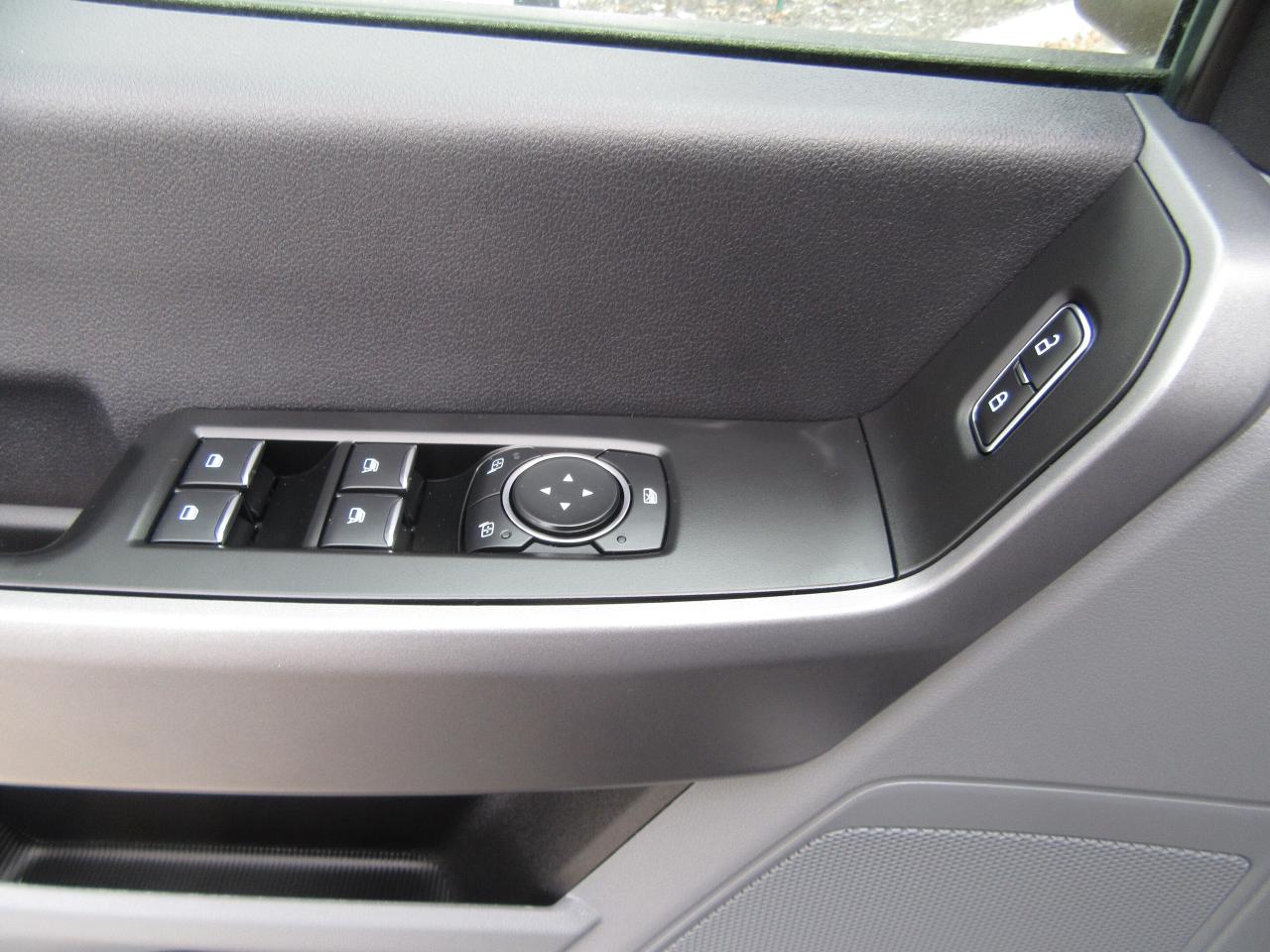 2024 Ford F-250 CREW CAB XLT PKG 4X4 6.8 FT BOX Photo