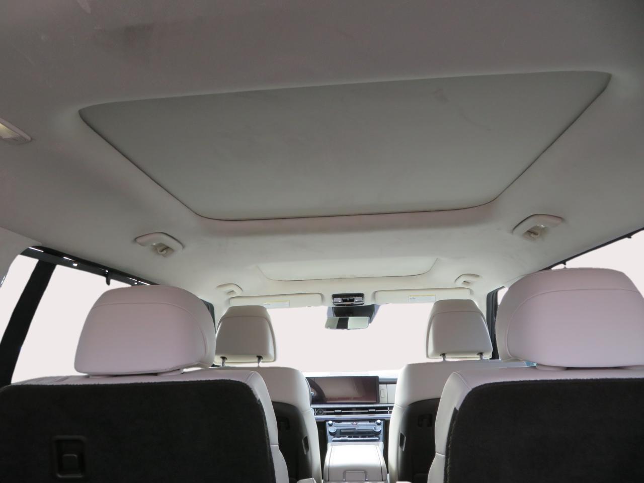 2024 Hyundai Santa Fe Ultimate Calligraphy AWD w/Beige Interior Photo