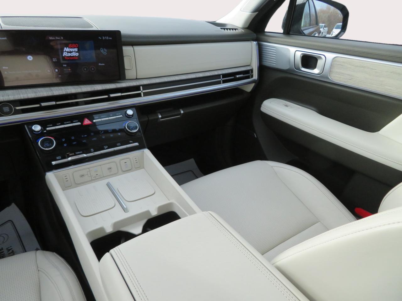 2024 Hyundai Santa Fe Ultimate Calligraphy AWD w/Beige Interior Photo