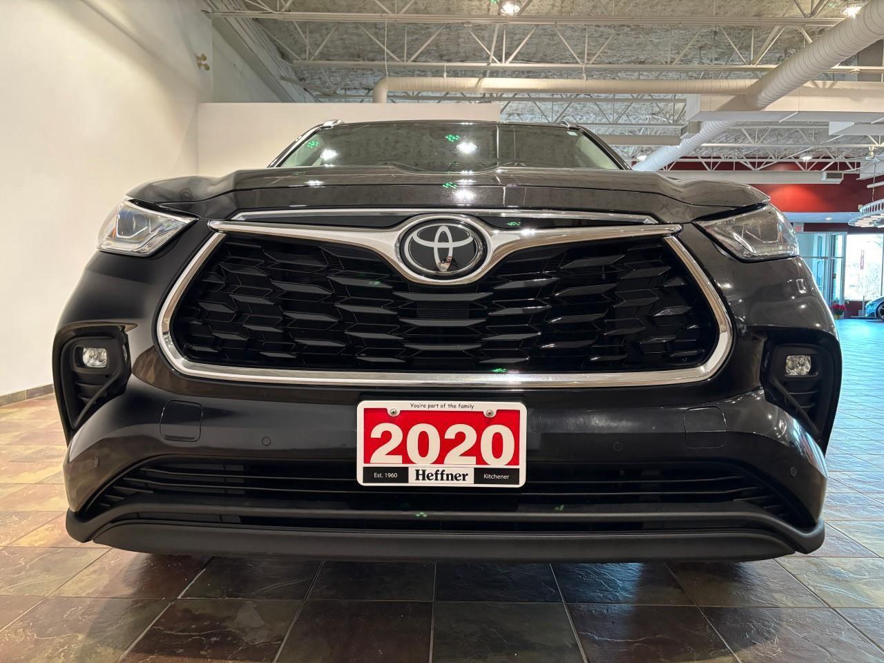 2020 Toyota Highlander LIMITED  Photo3