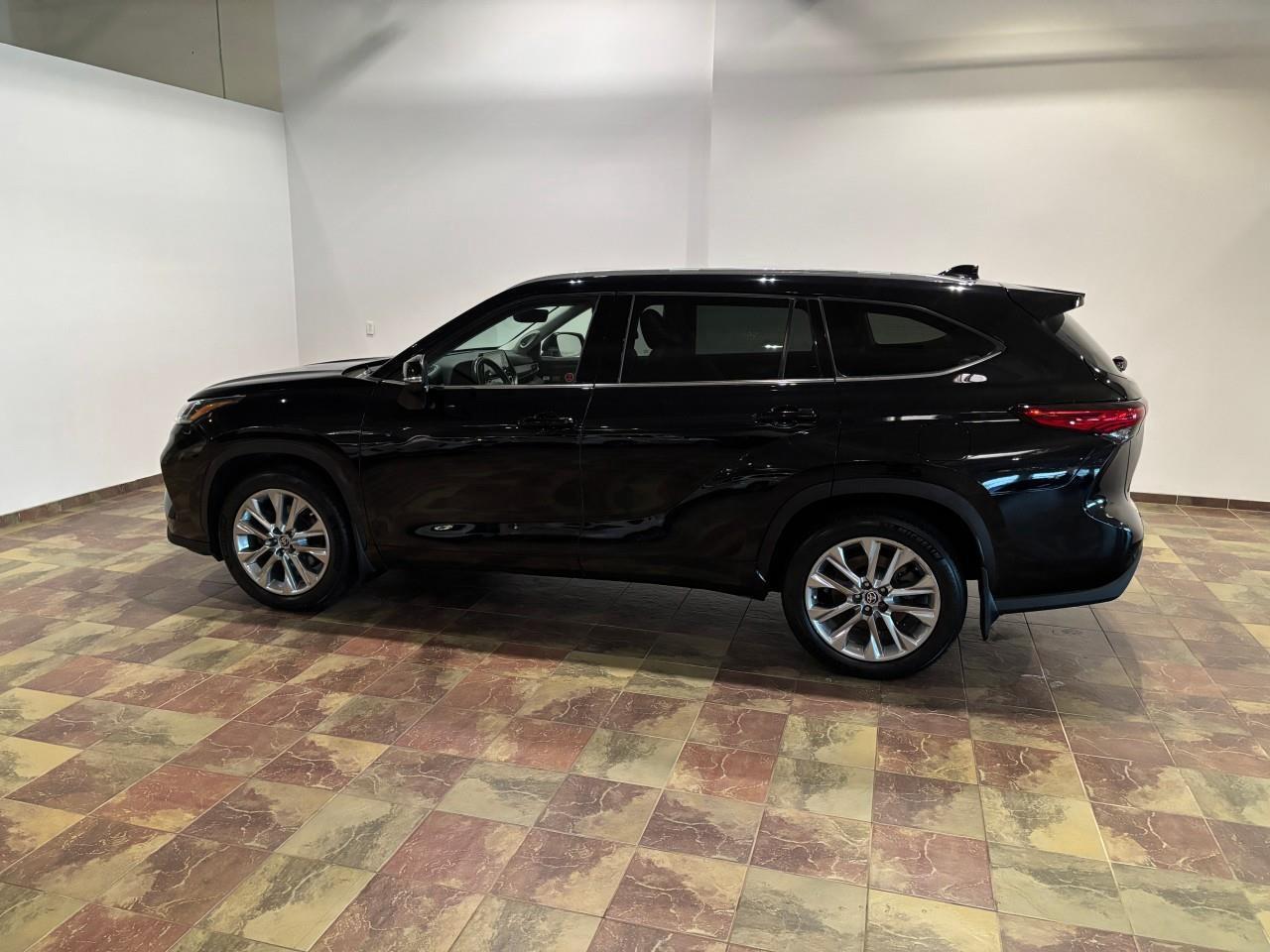 2020 Toyota Highlander LIMITED  Photo4