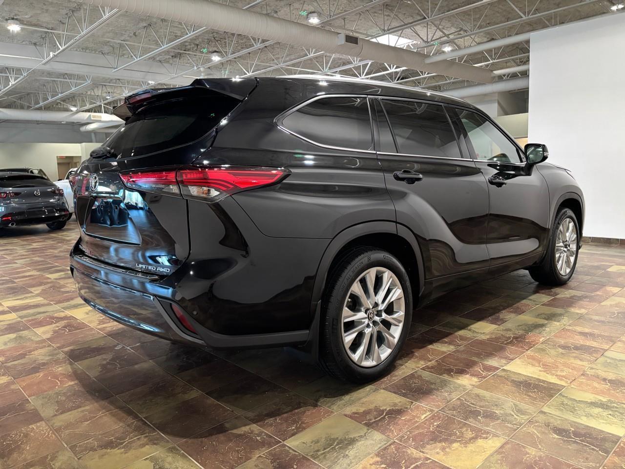 2020 Toyota Highlander LIMITED  Photo