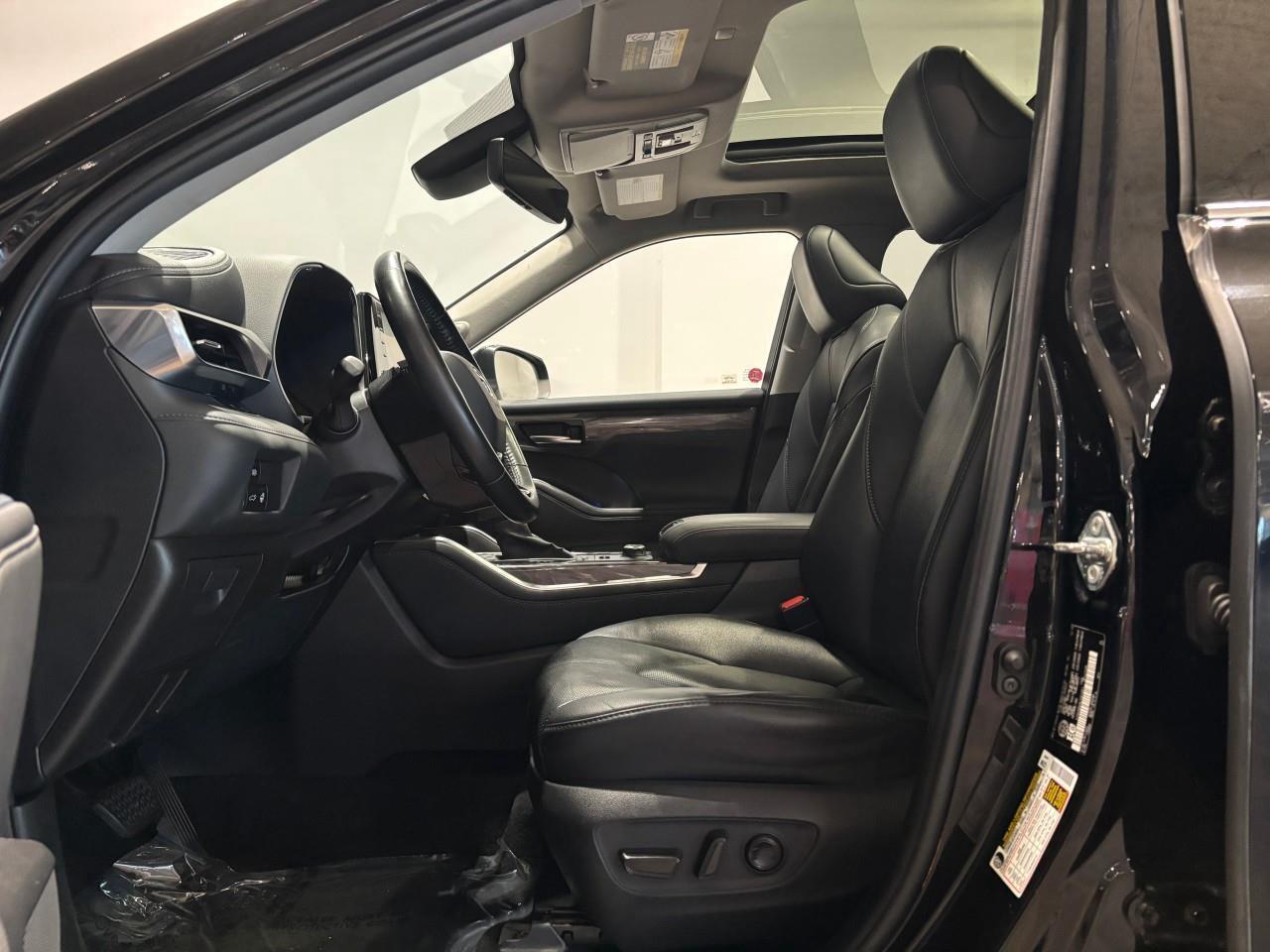 2020 Toyota Highlander LIMITED  Photo