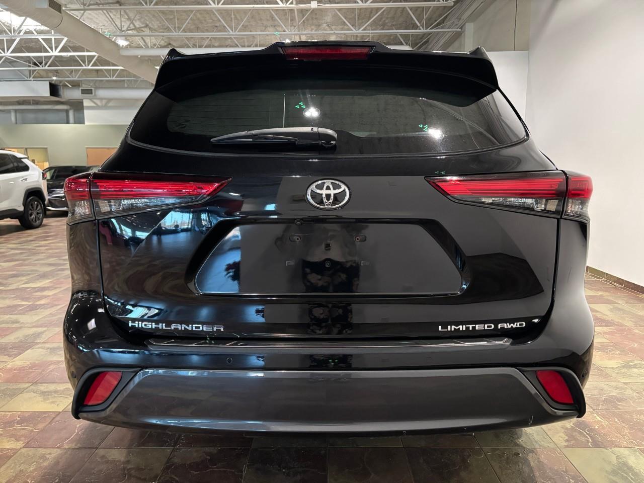 2020 Toyota Highlander LIMITED  Photo