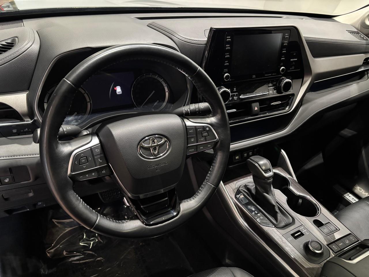 2020 Toyota Highlander LIMITED  Photo