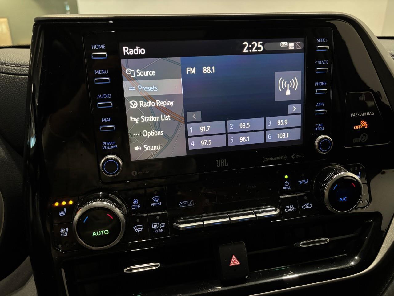 2020 Toyota Highlander LIMITED  Photo