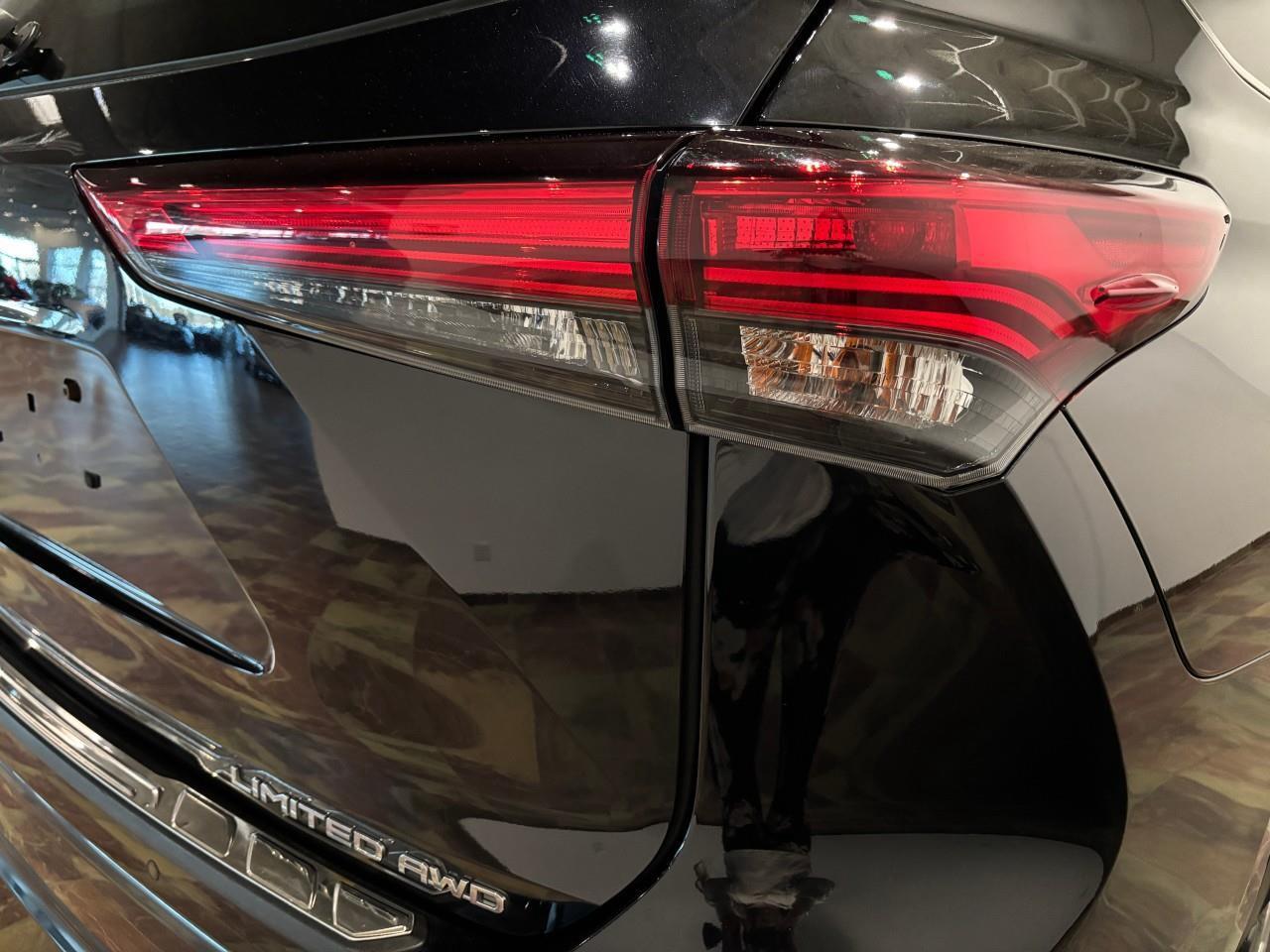 2020 Toyota Highlander LIMITED  Photo