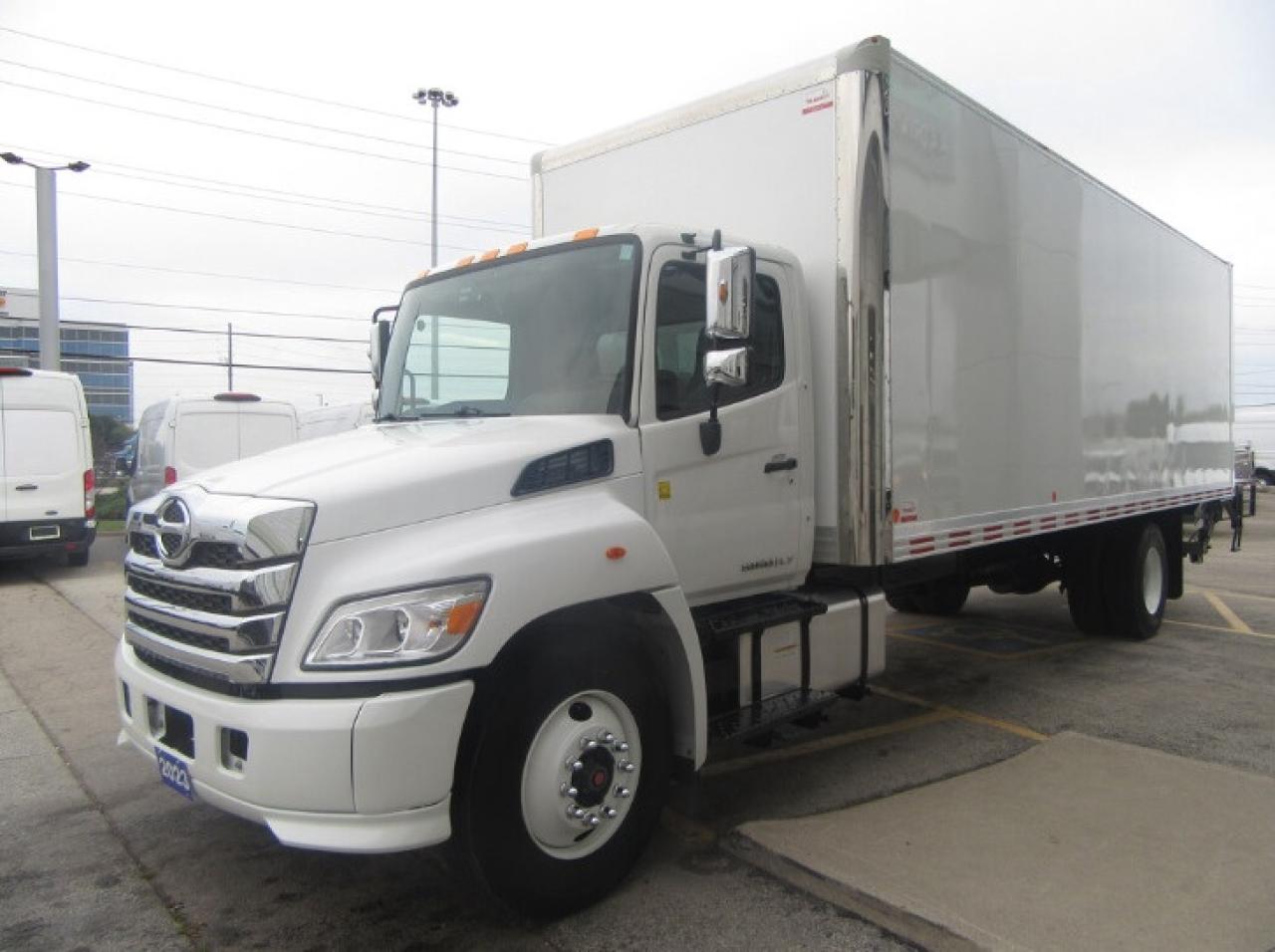 2023 Hino L7 CUMMINS 26FT BOX LARGE POWER LIFT/ROLLOUT RAMP Photo