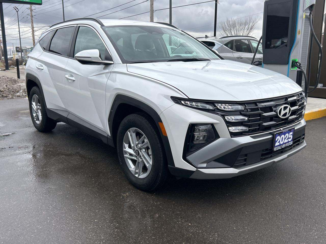 2025 Hyundai Tucson Preferred AWD   Starting from 4.49% OAC Photo