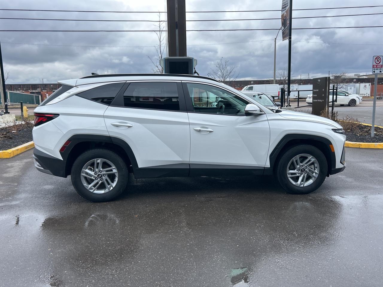 2025 Hyundai Tucson Preferred AWD   Starting from 4.49% OAC Photo