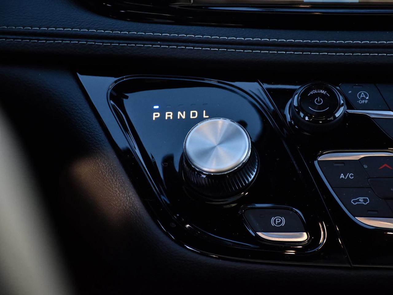 2026 Chrysler Pacifica SELECT AWD   S-APPEARANCE PKG   LEATHER   POWER DO Photo