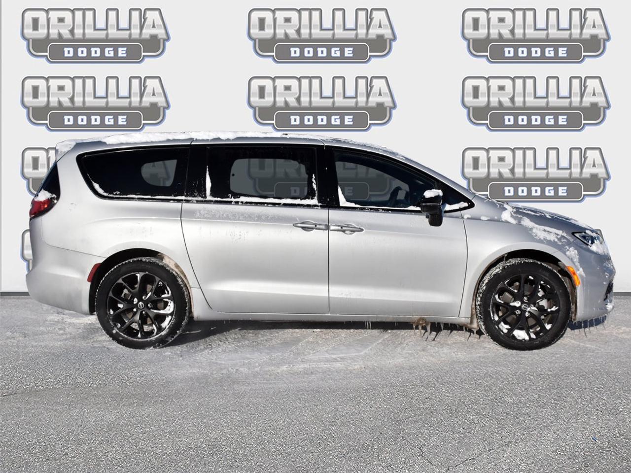 2026 Chrysler Pacifica SELECT AWD   S-APPEARANCE PKG   LEATHER   POWER DO Photo2