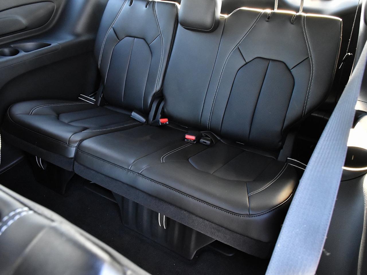 2026 Chrysler Pacifica SELECT AWD   S-APPEARANCE PKG   LEATHER   POWER DO Photo