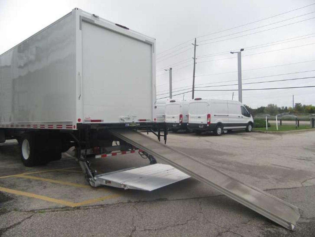2023 Hino L7 CUMMINS 26FT BOX LARGE POWER LIFT/ROLLOUT RAMP Photo