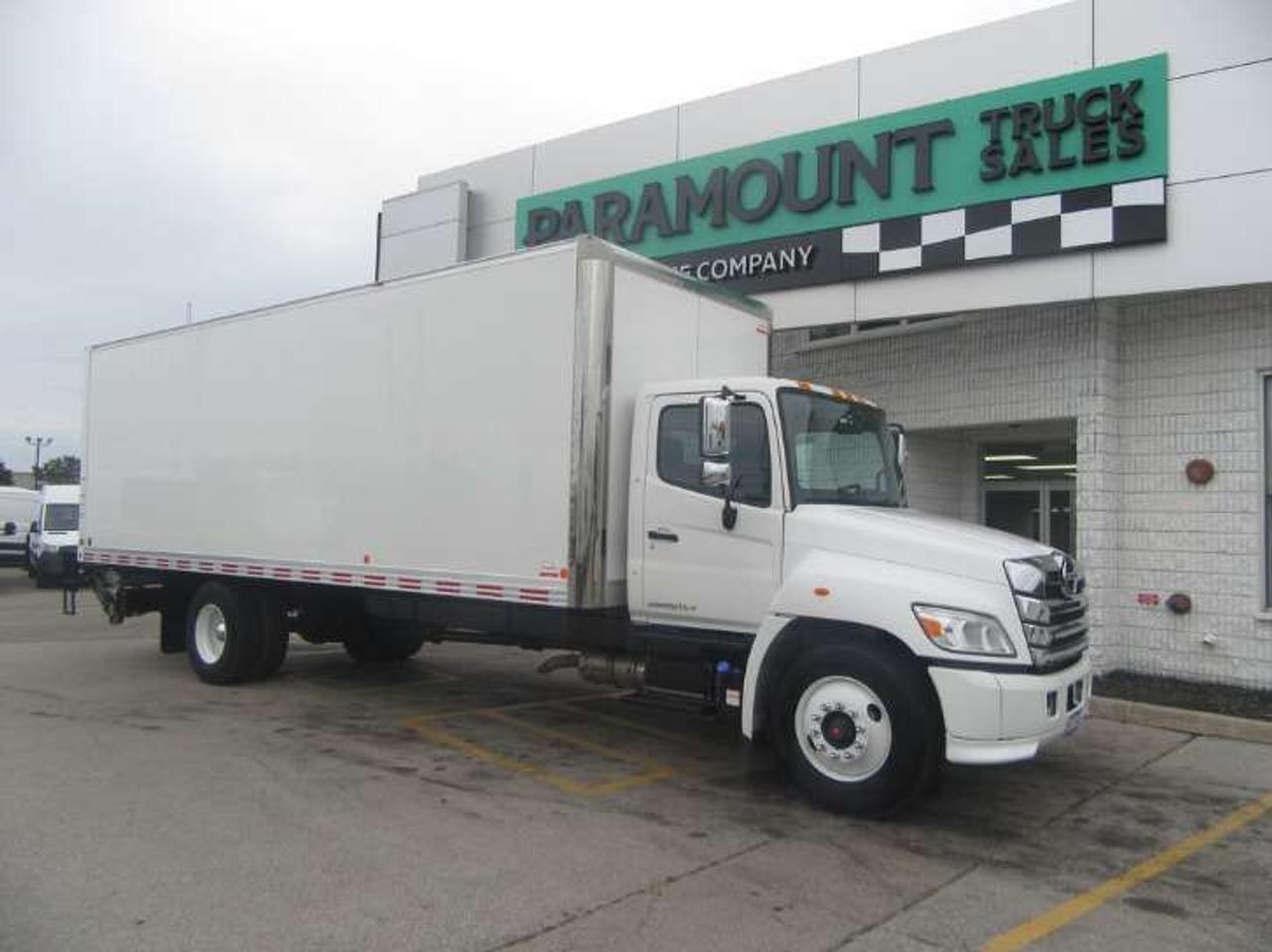 2023 Hino L7 CUMMINS 26FT BOX LARGE POWER LIFT/ROLLOUT RAMP Photo0