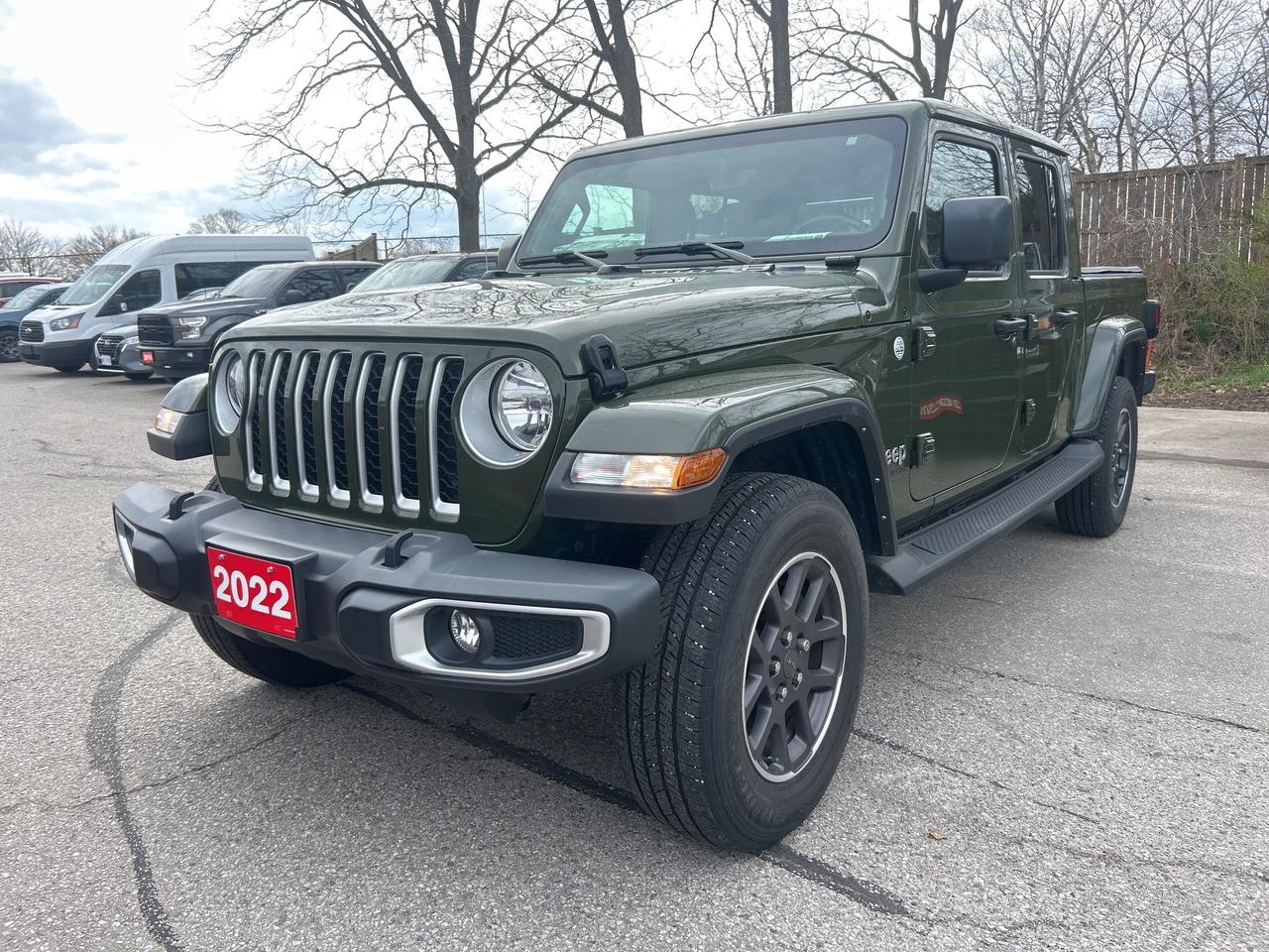 2022 Jeep Gladiator OVERLAND, CLEAN CARFAX, REMOTE START, LEATHER! Photo