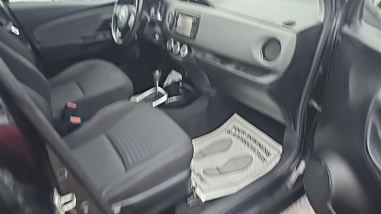 2017 Toyota Yaris 5dr HB SE Auto/Poewr Locks/Power Window/Alloy Whee Photo