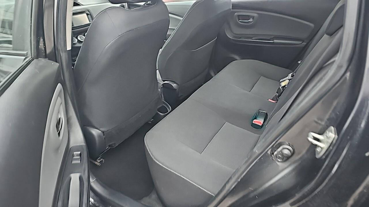 2017 Toyota Yaris 5dr HB SE Auto/Poewr Locks/Power Window/Alloy Whee Photo