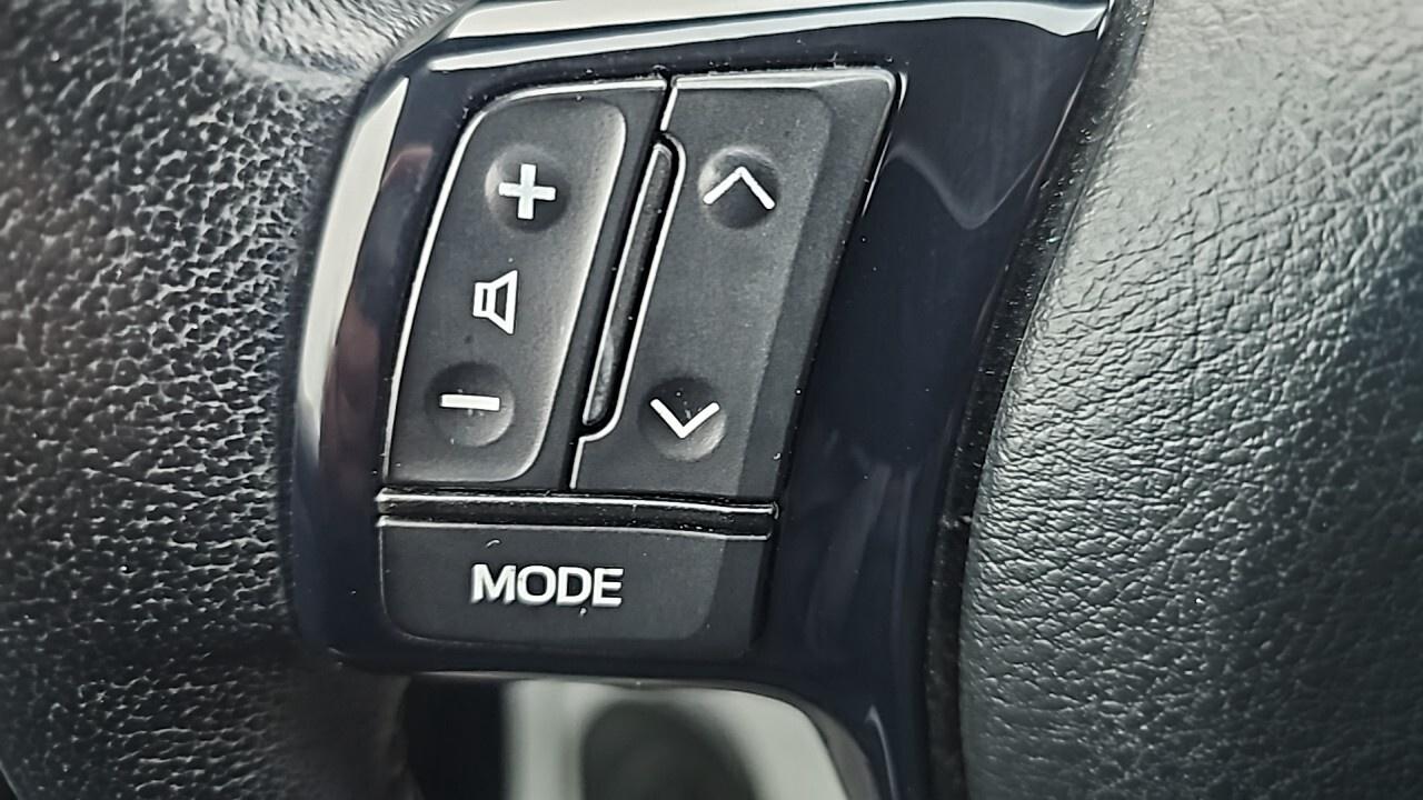 2017 Toyota Yaris 5dr HB SE Auto/Poewr Locks/Power Window/Alloy Whee Photo