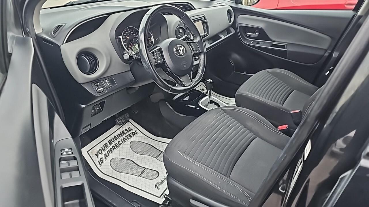 2017 Toyota Yaris 5dr HB SE Auto/Poewr Locks/Power Window/Alloy Whee Photo