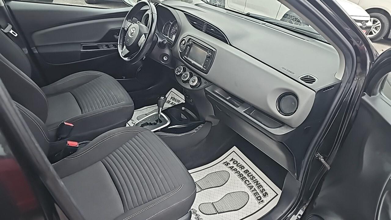 2017 Toyota Yaris 5dr HB SE Auto/Poewr Locks/Power Window/Alloy Whee Photo