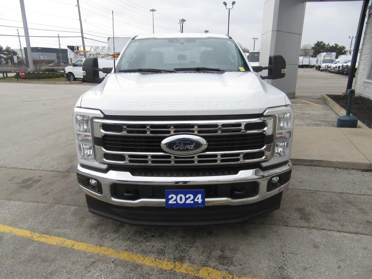 2024 Ford F-350 CREW CAB XLT 4X4 8FT LONG BOX Photo