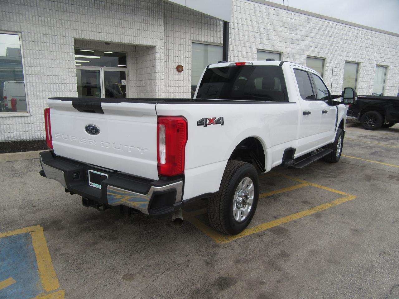 2024 Ford F-350 CREW CAB XLT 4X4 8FT LONG BOX Photo