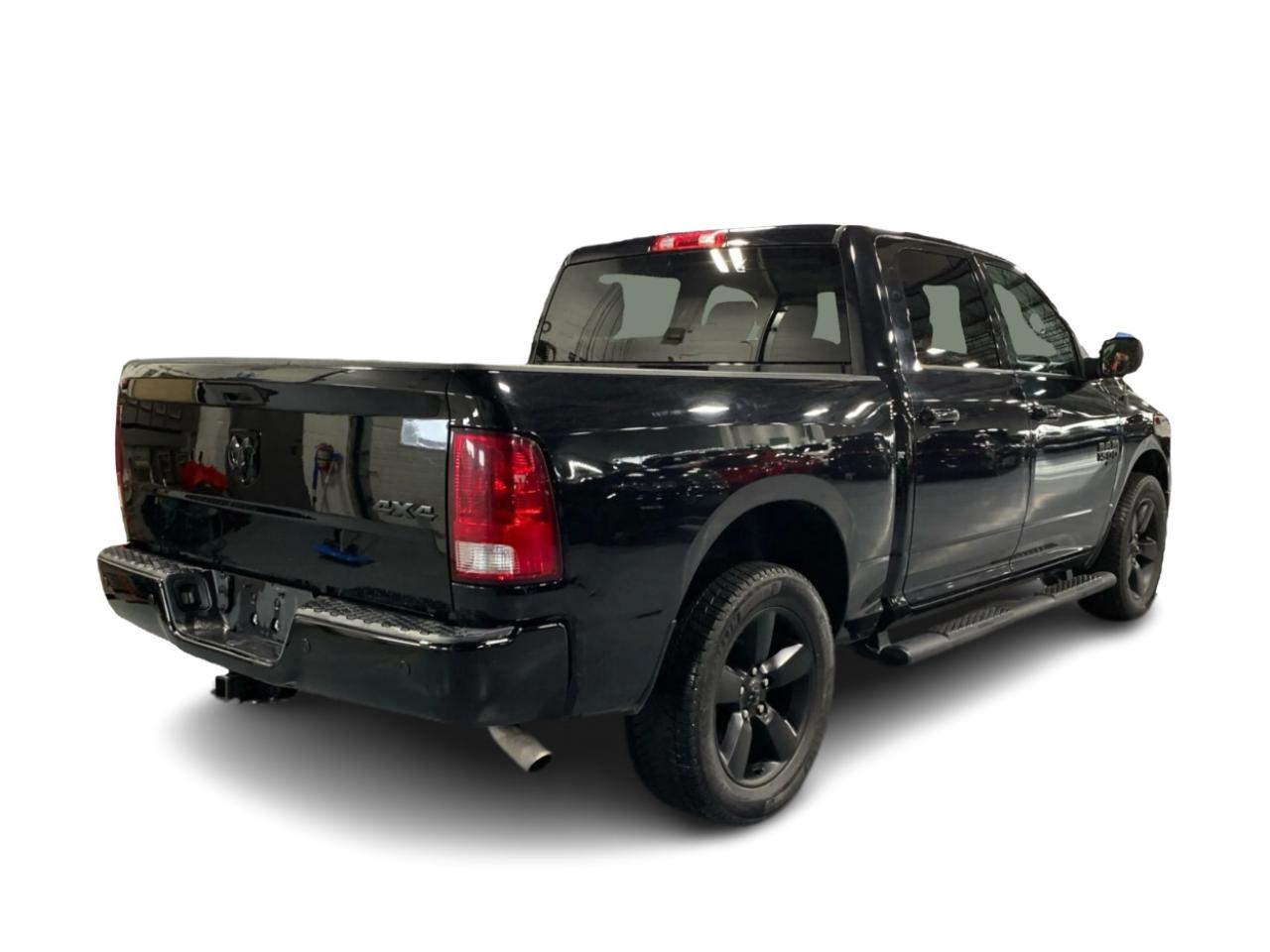 2022 RAM 1500 Classic SLT 3.6L 4x4 Photo4