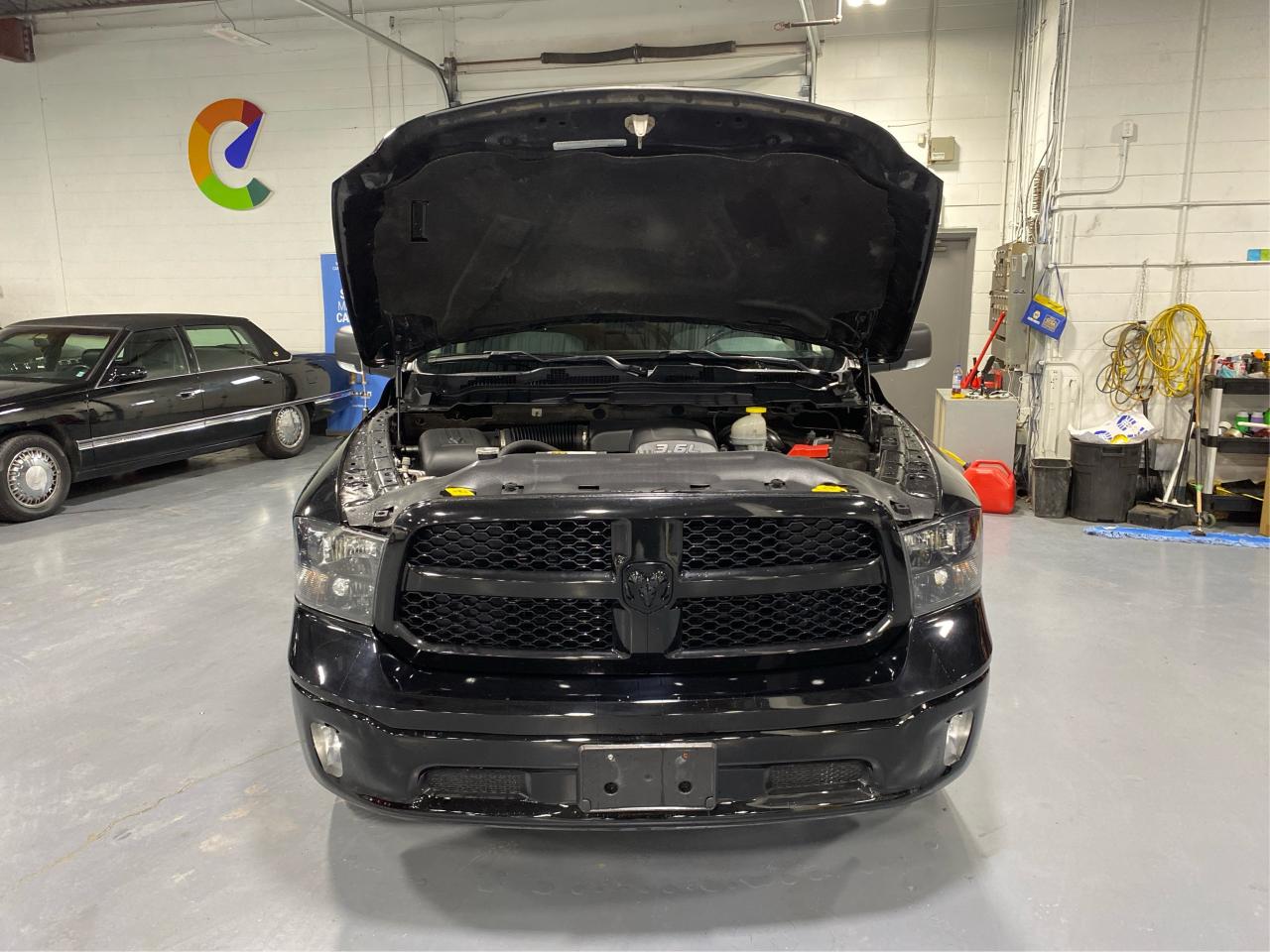 2022 RAM 1500 Classic SLT 3.6L 4x4 Photo