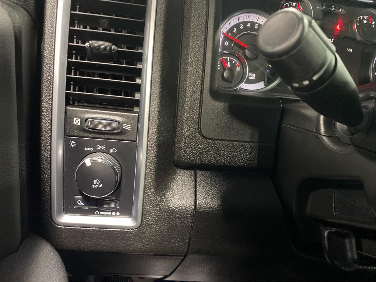 2022 RAM 1500 Classic SLT 3.6L 4x4 Photo