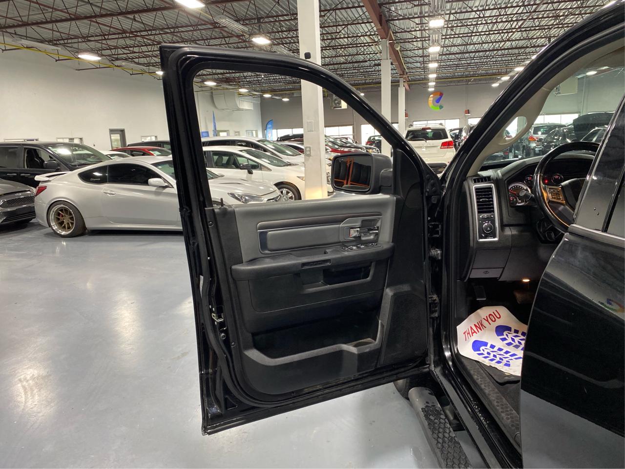 2022 RAM 1500 Classic SLT 3.6L 4x4 Photo