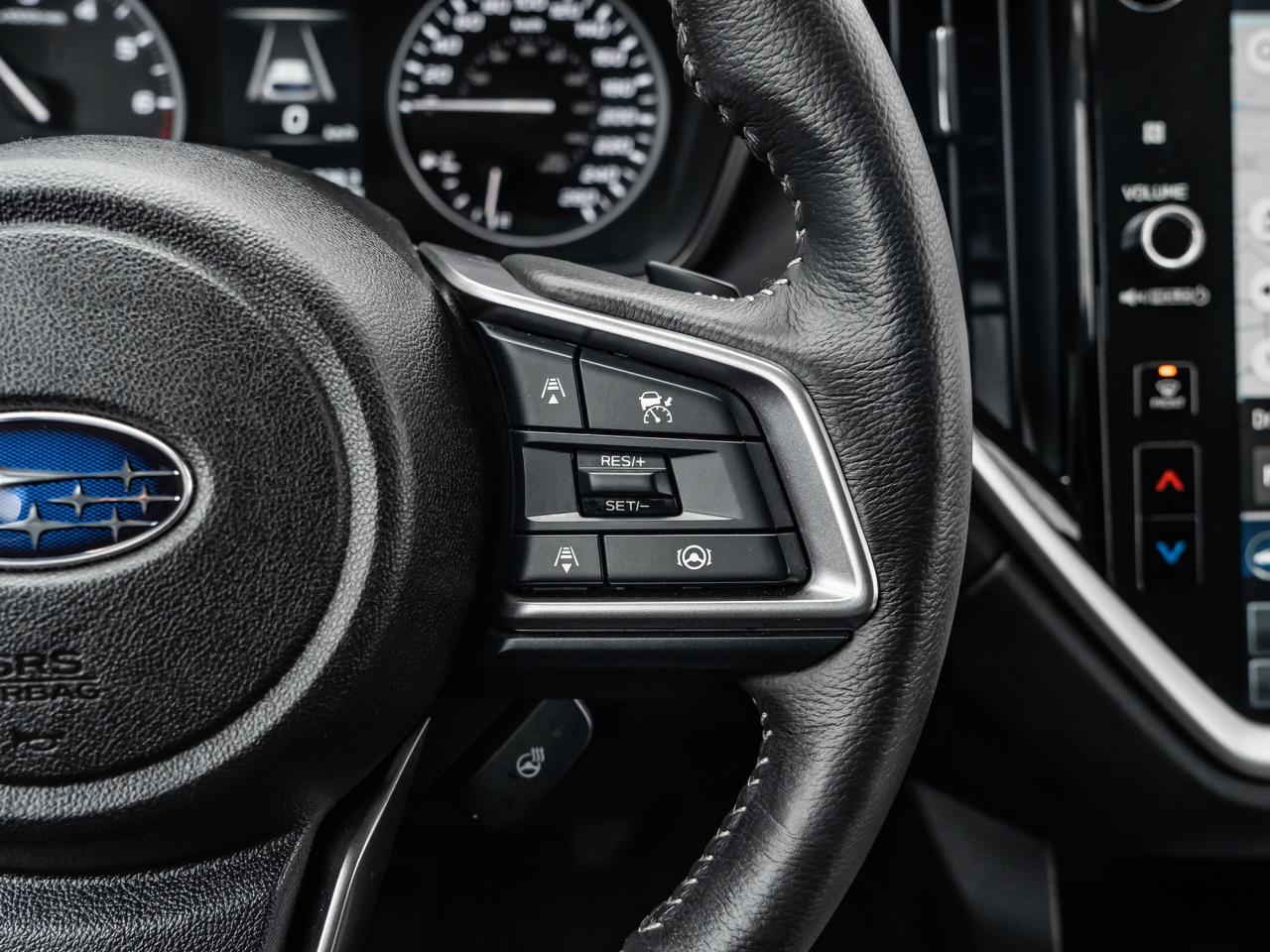 2025 Subaru ASCENT Limited 8-Passenger  ROOF  ONE OWNER  LOW KMS Photo