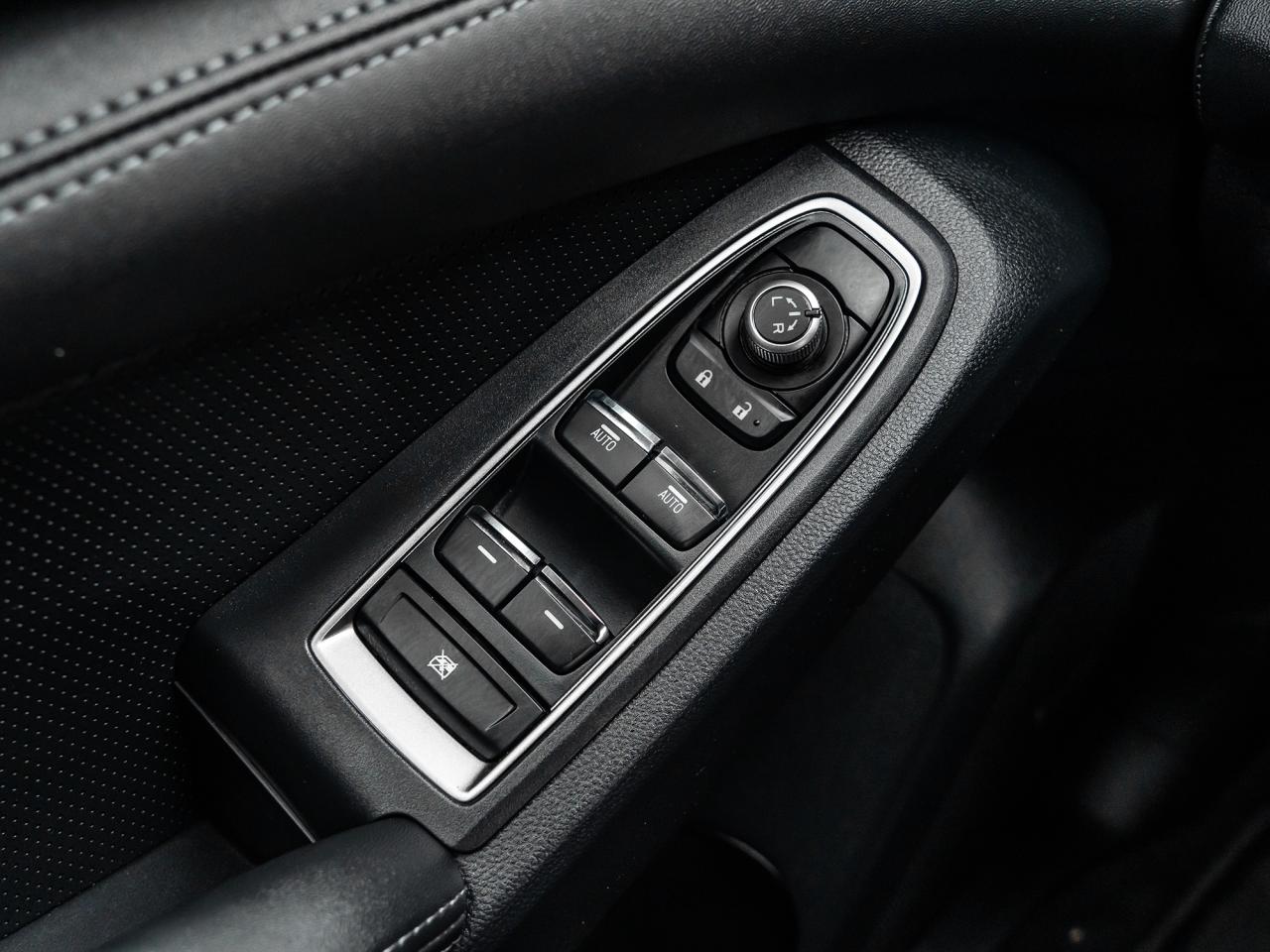 2025 Subaru ASCENT Limited 8-Passenger  ROOF  ONE OWNER  LOW KMS Photo