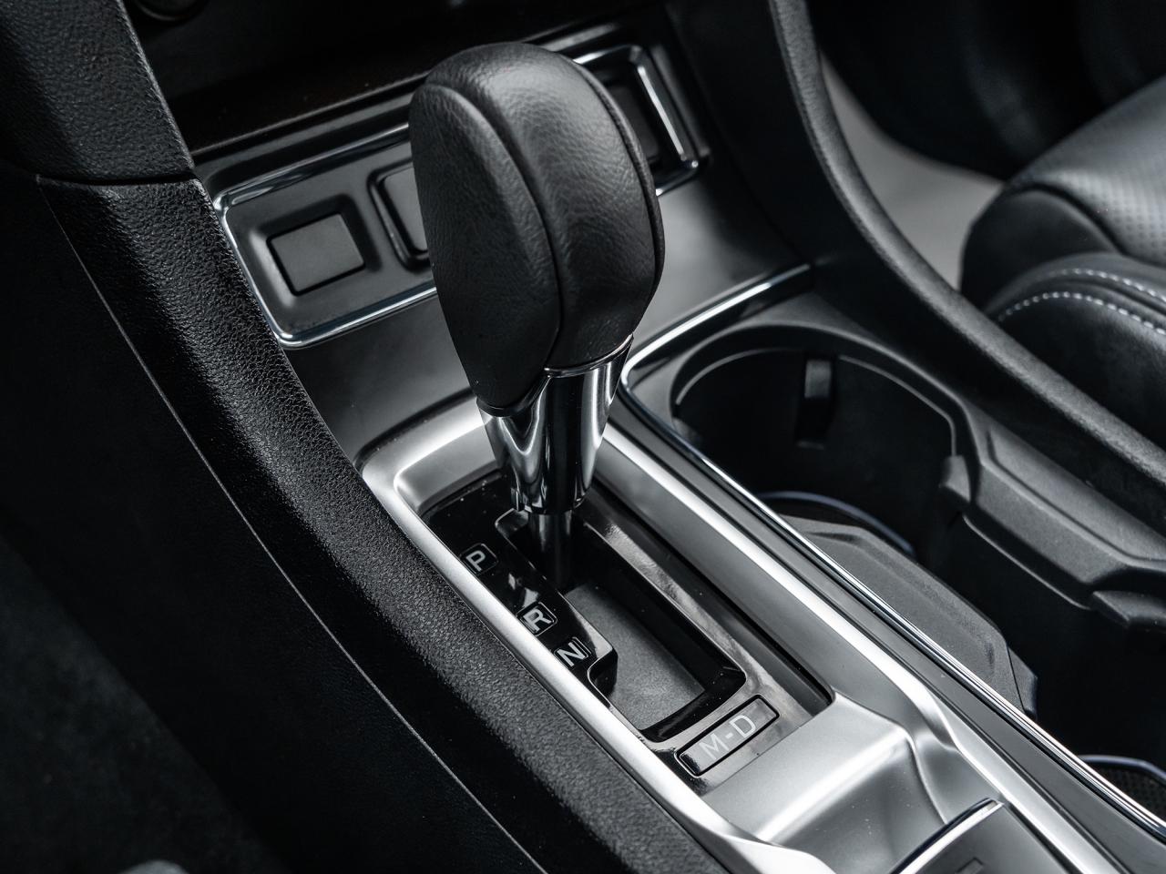 2025 Subaru ASCENT Limited 8-Passenger  ROOF  ONE OWNER  LOW KMS Photo