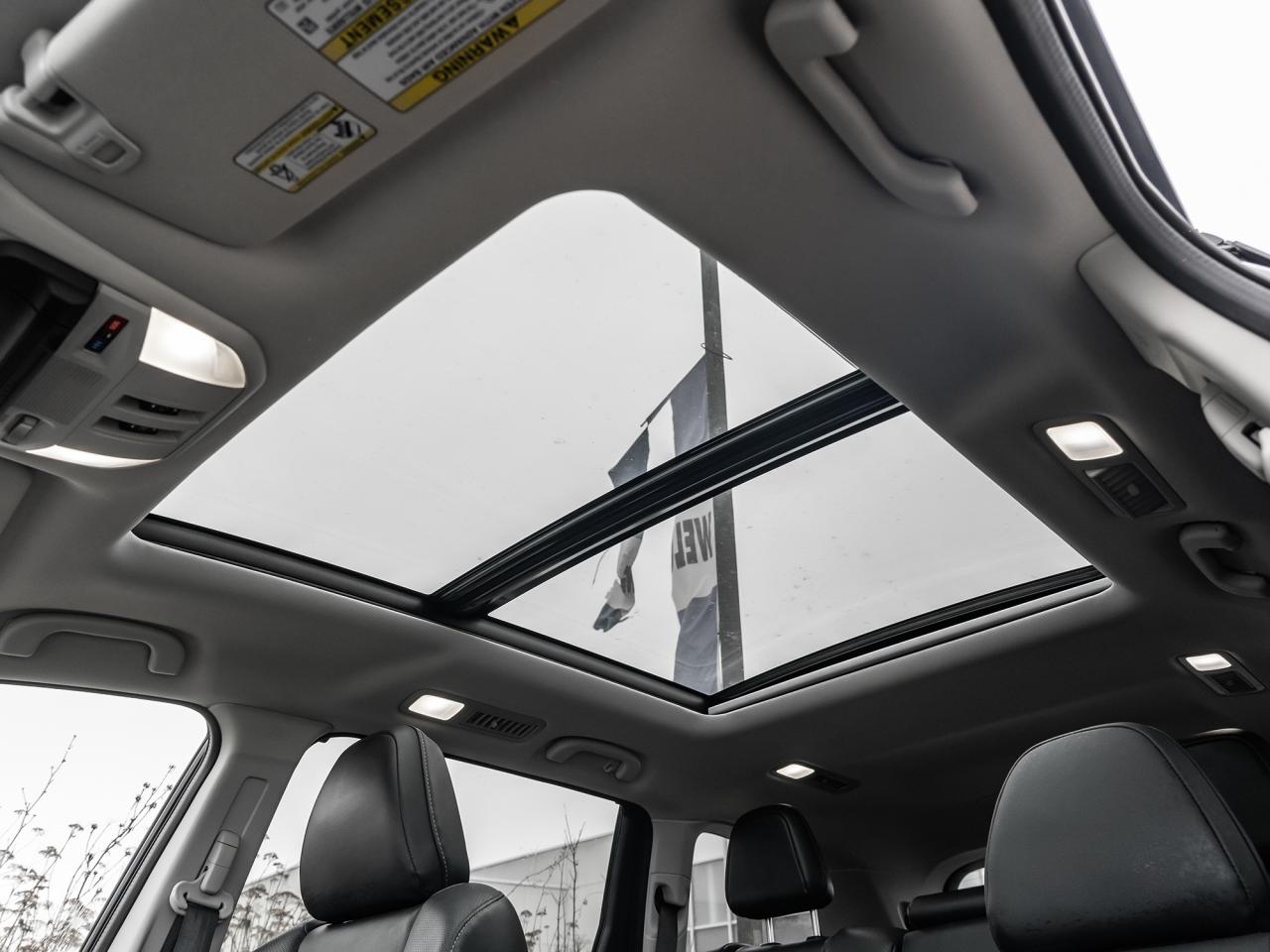 2025 Subaru ASCENT Limited 8-Passenger  ROOF  ONE OWNER  LOW KMS Photo