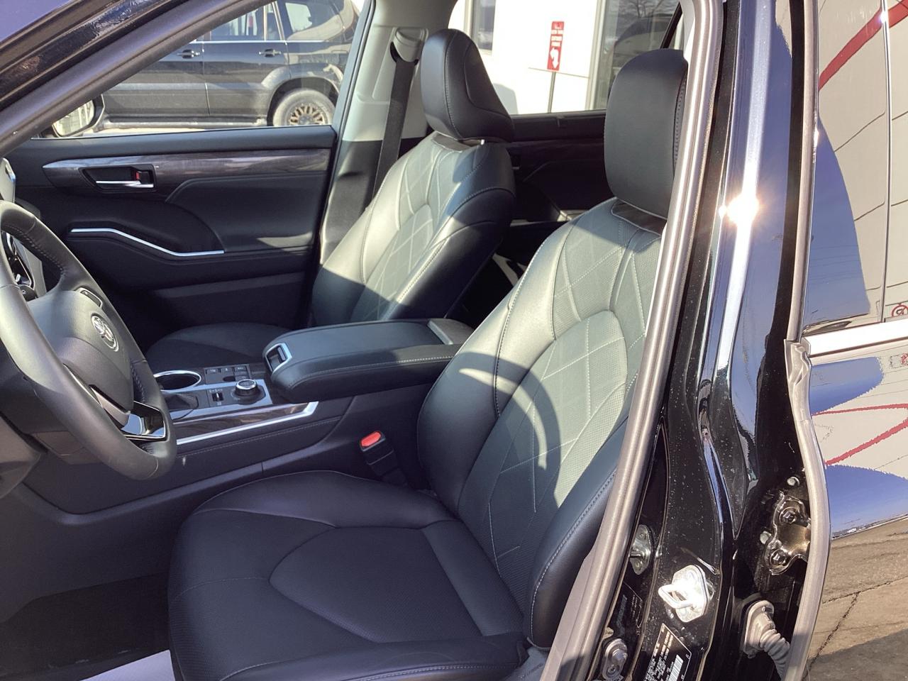 2024 Toyota Highlander LIMITED AWD Photo