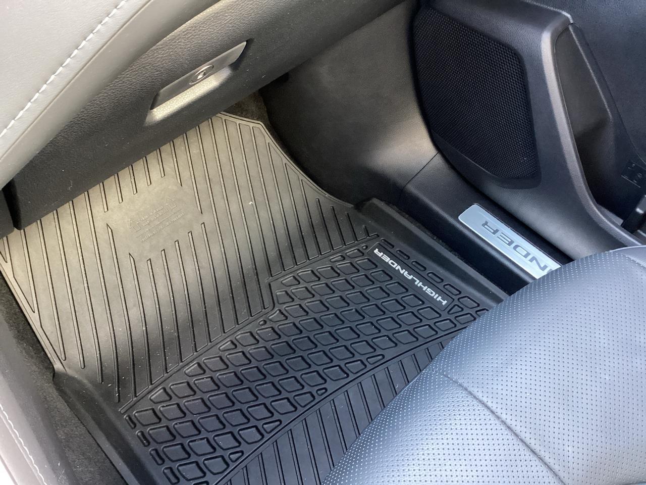 2024 Toyota Highlander PLATINUM AWD Photo3