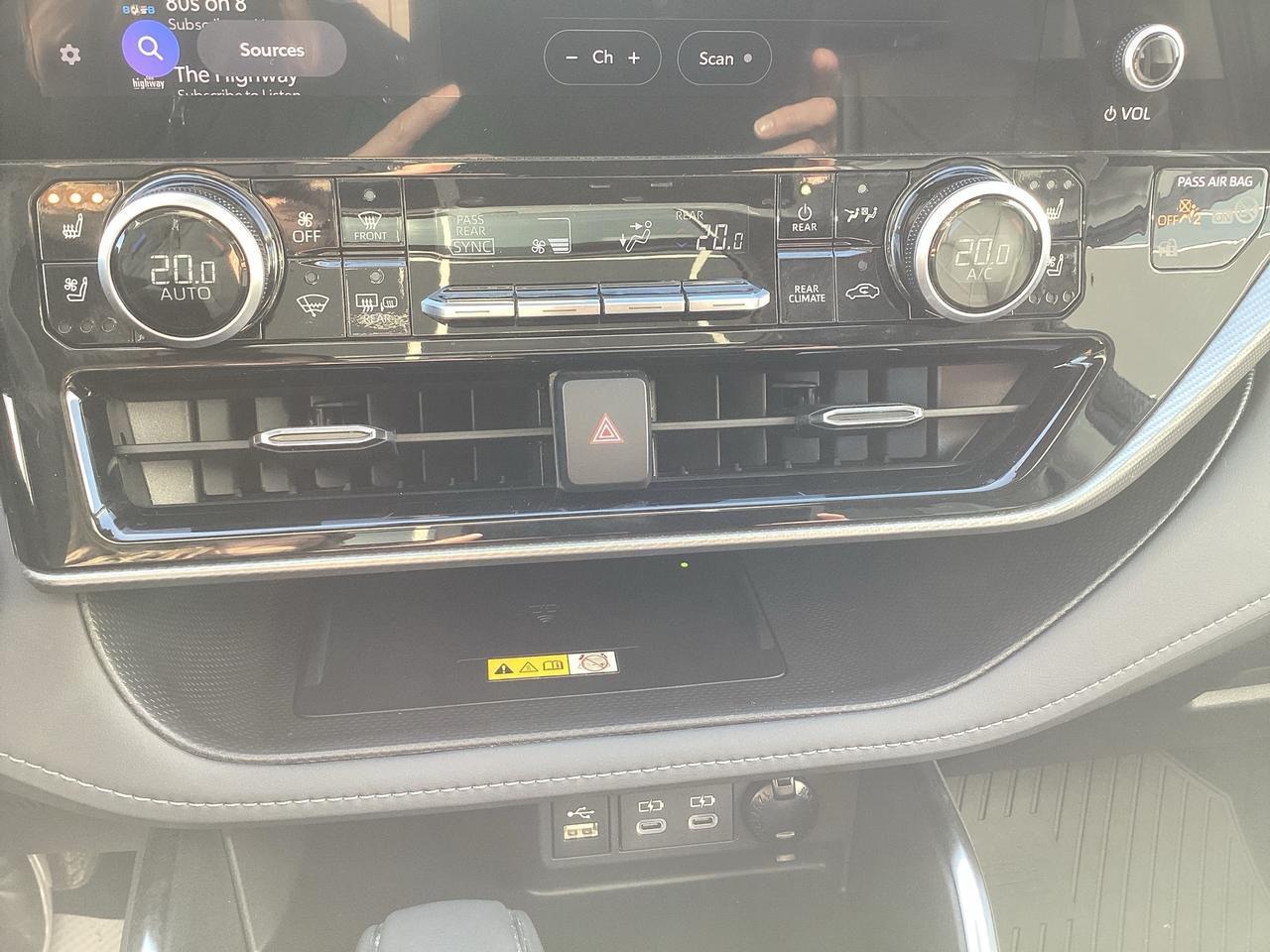 2024 Toyota Highlander PLATINUM AWD Photo