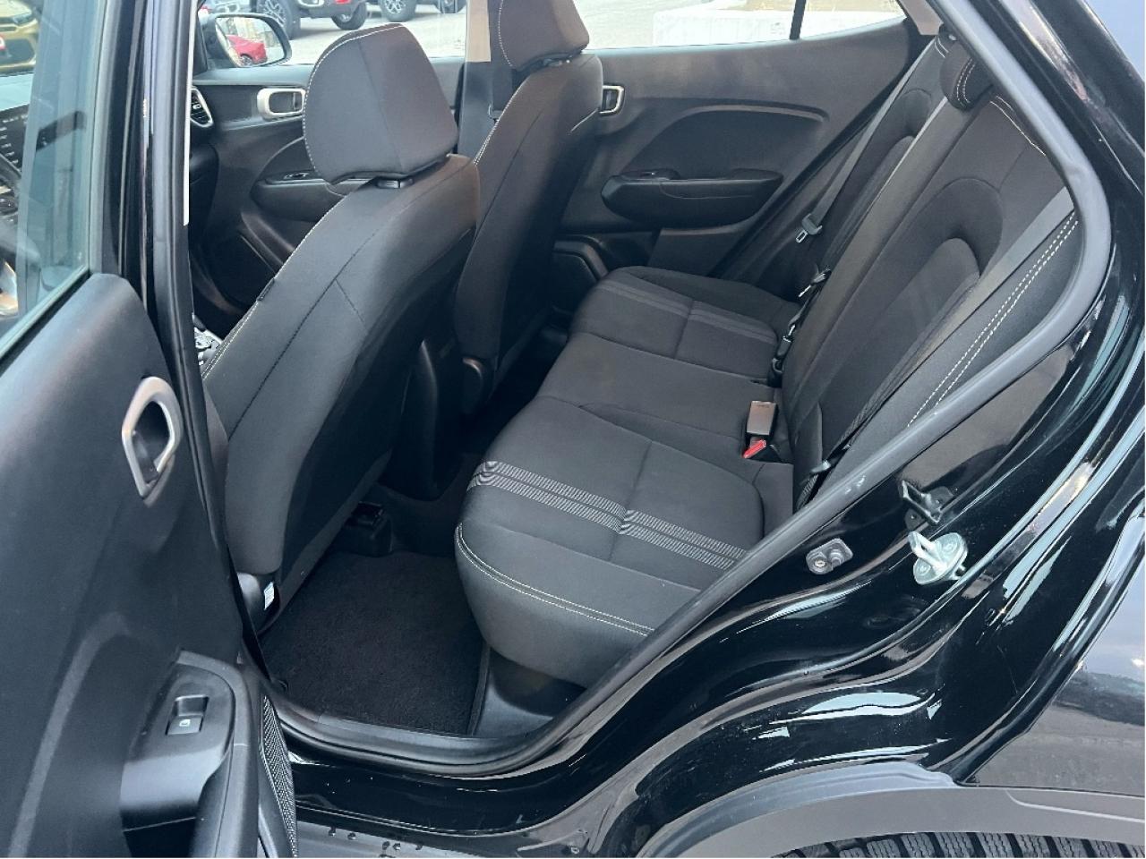 2024 Hyundai Venue Preferred IVT *HEATED SEATS *CLEAN CARFAX *LOW KMS Photo