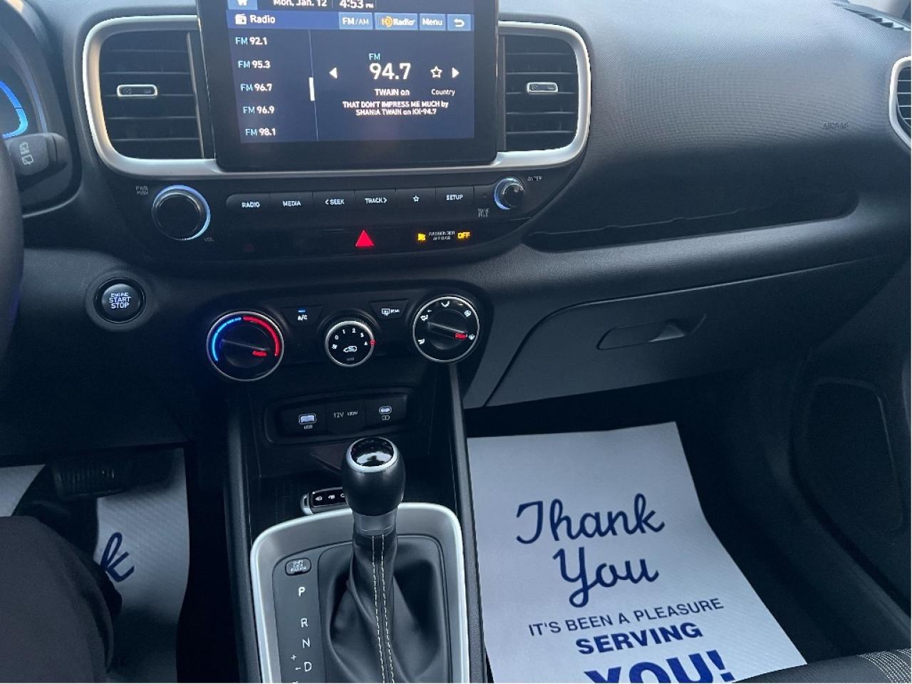 2024 Hyundai Venue Preferred IVT *HEATED SEATS *CLEAN CARFAX *LOW KMS Photo