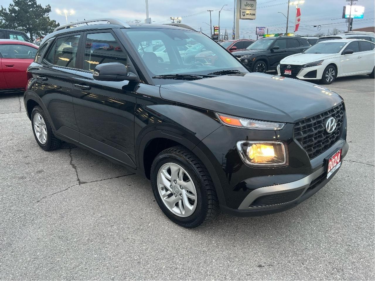 2024 Hyundai Venue Preferred IVT *HEATED SEATS *CLEAN CARFAX *LOW KMS Photo