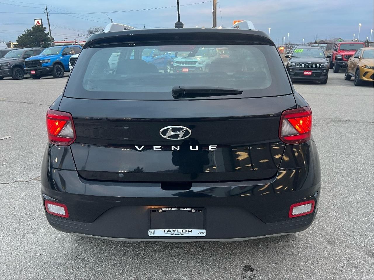 2024 Hyundai Venue Preferred IVT *HEATED SEATS *CLEAN CARFAX *LOW KMS Photo