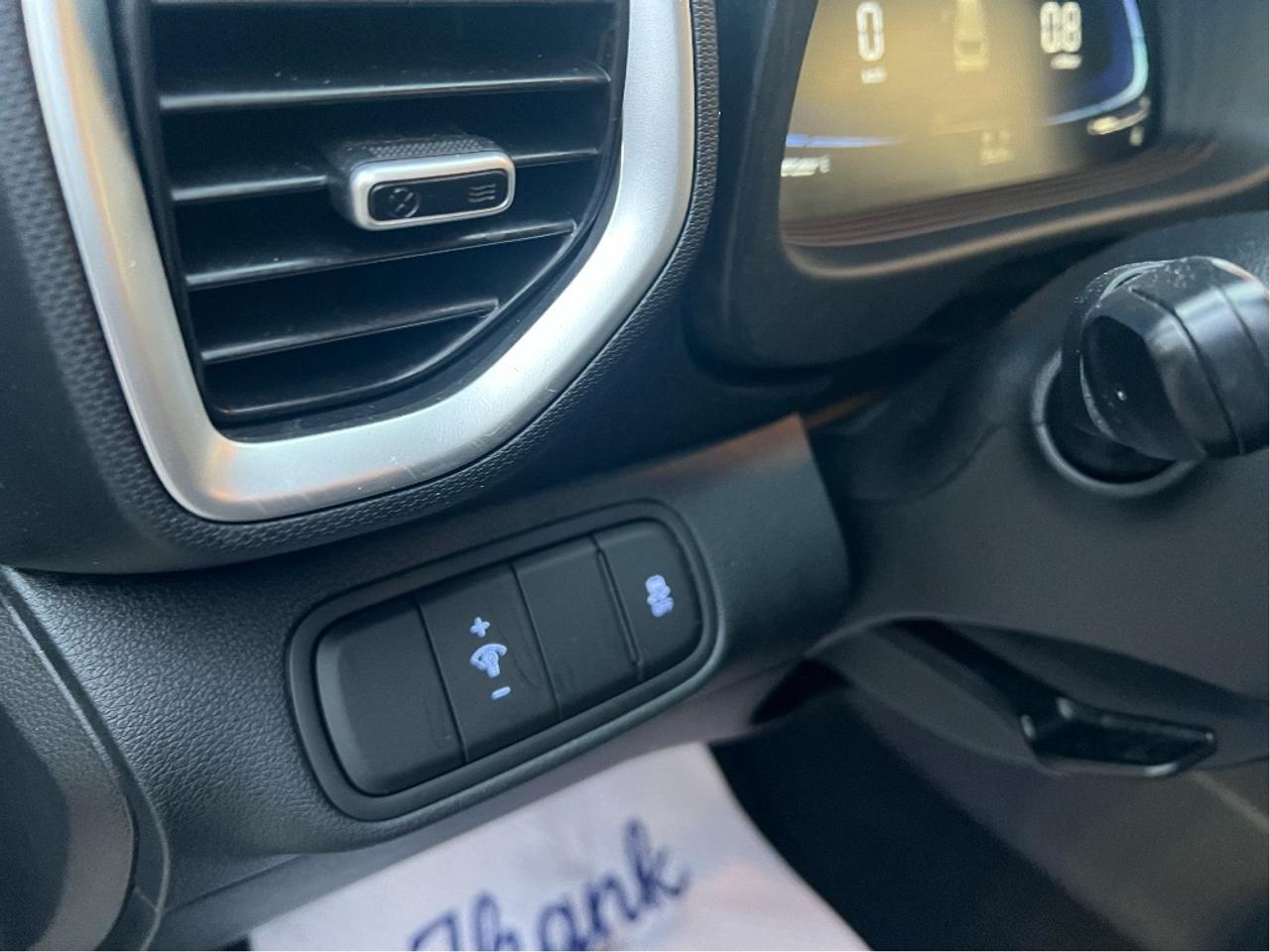 2024 Hyundai Venue Preferred IVT *HEATED SEATS *CLEAN CARFAX *LOW KMS Photo