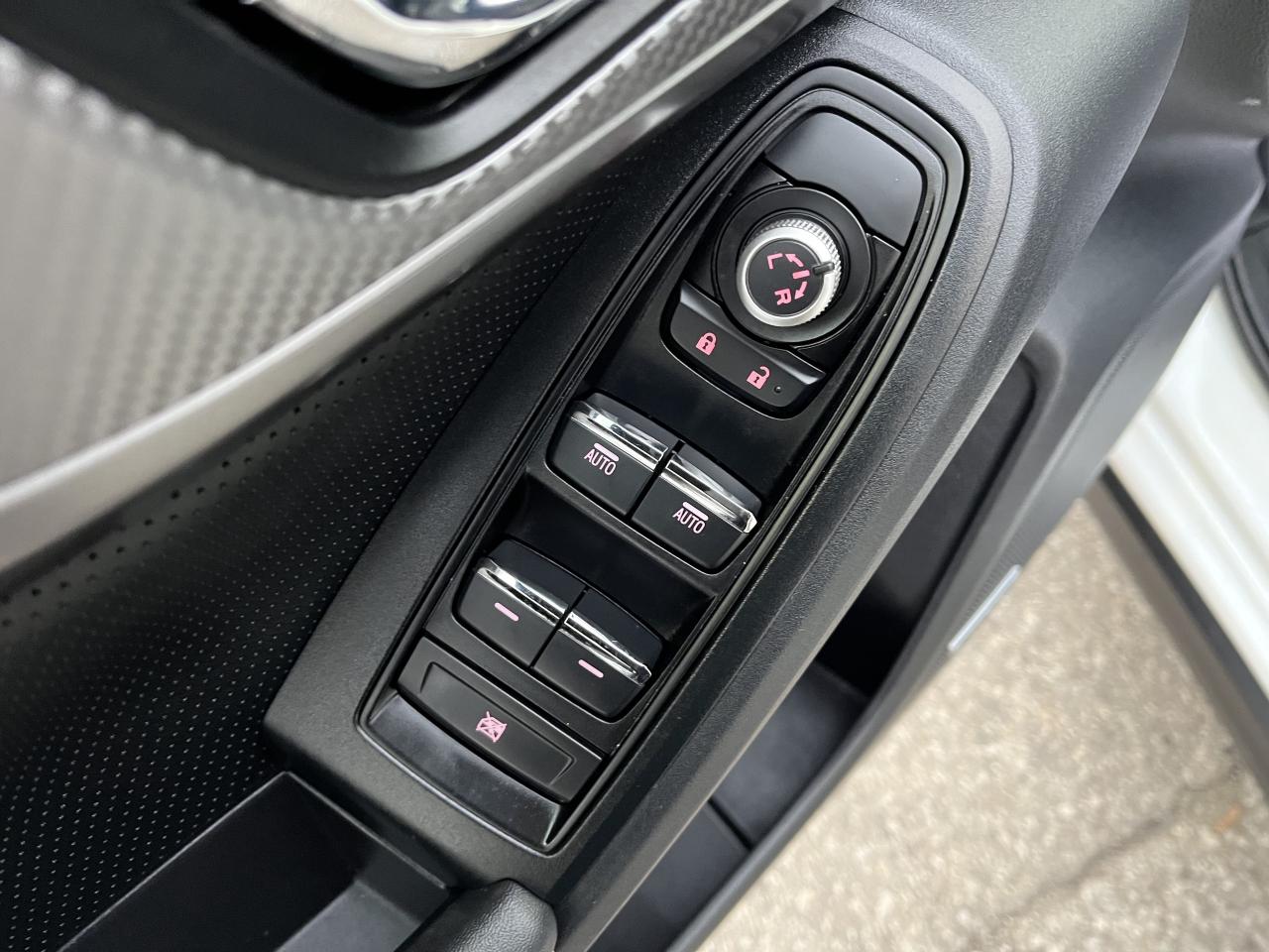 2023 Subaru Crosstrek Limited CVT, FROM 3.99% FINANCING AVAILABLE Photo