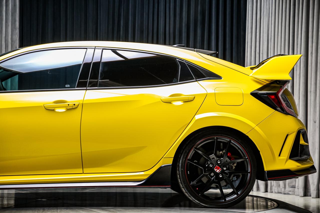 2021 Honda Civic Type R LIMITED EDITION 1 OF 1020 306HP MANUAL LOADED Photo