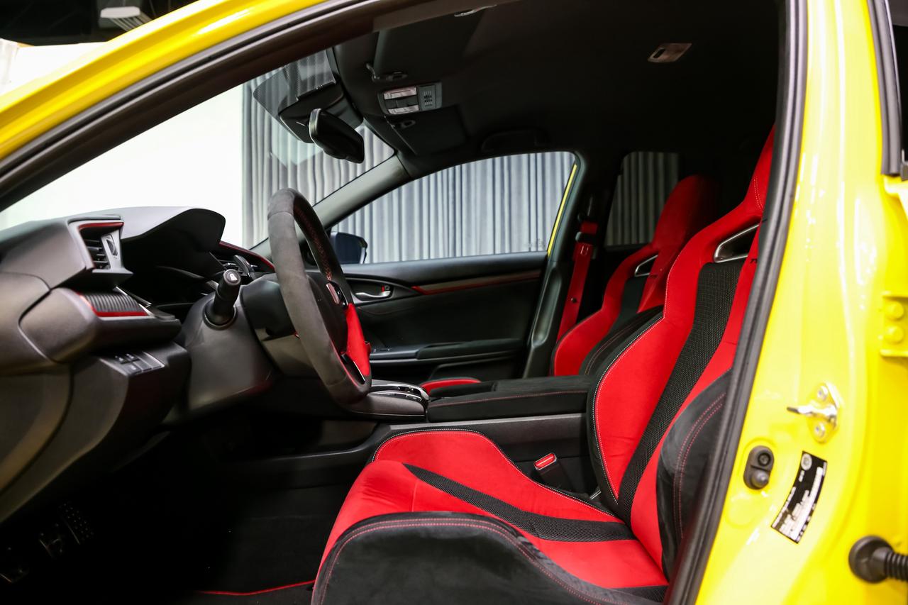 2021 Honda Civic Type R LIMITED EDITION 1 OF 1020 306HP MANUAL LOADED Photo