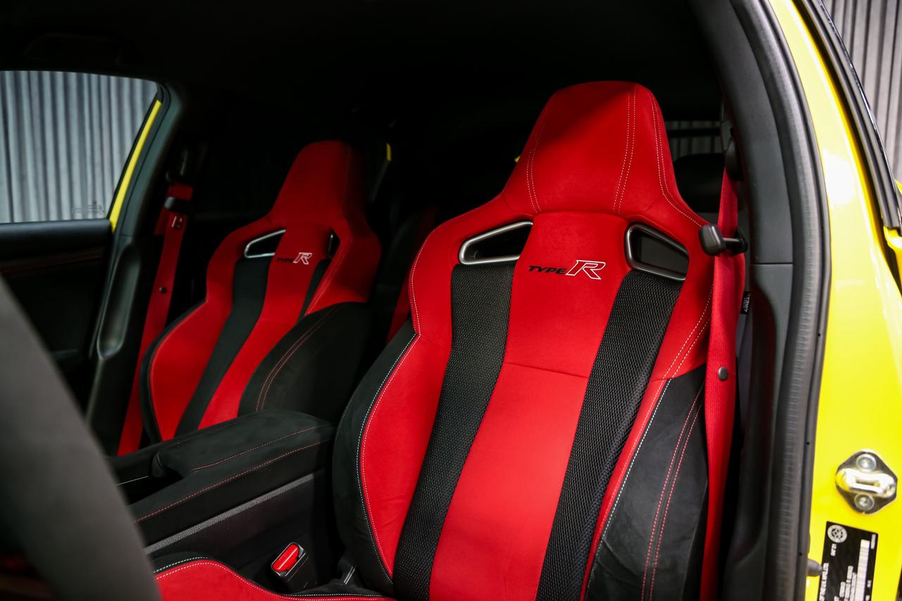 2021 Honda Civic Type R LIMITED EDITION 1 OF 1020 306HP MANUAL LOADED Photo
