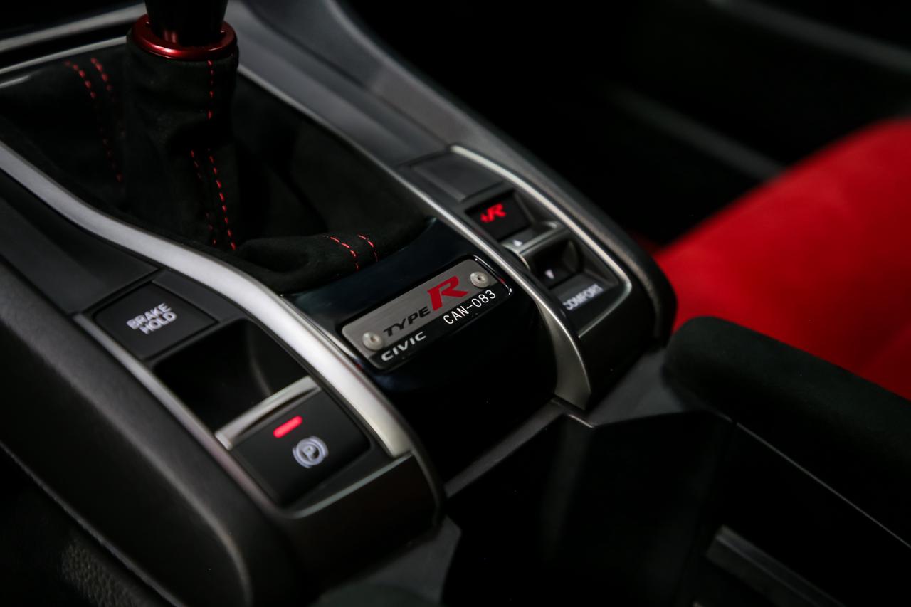 2021 Honda Civic Type R LIMITED EDITION 1 OF 1020 306HP MANUAL LOADED Photo