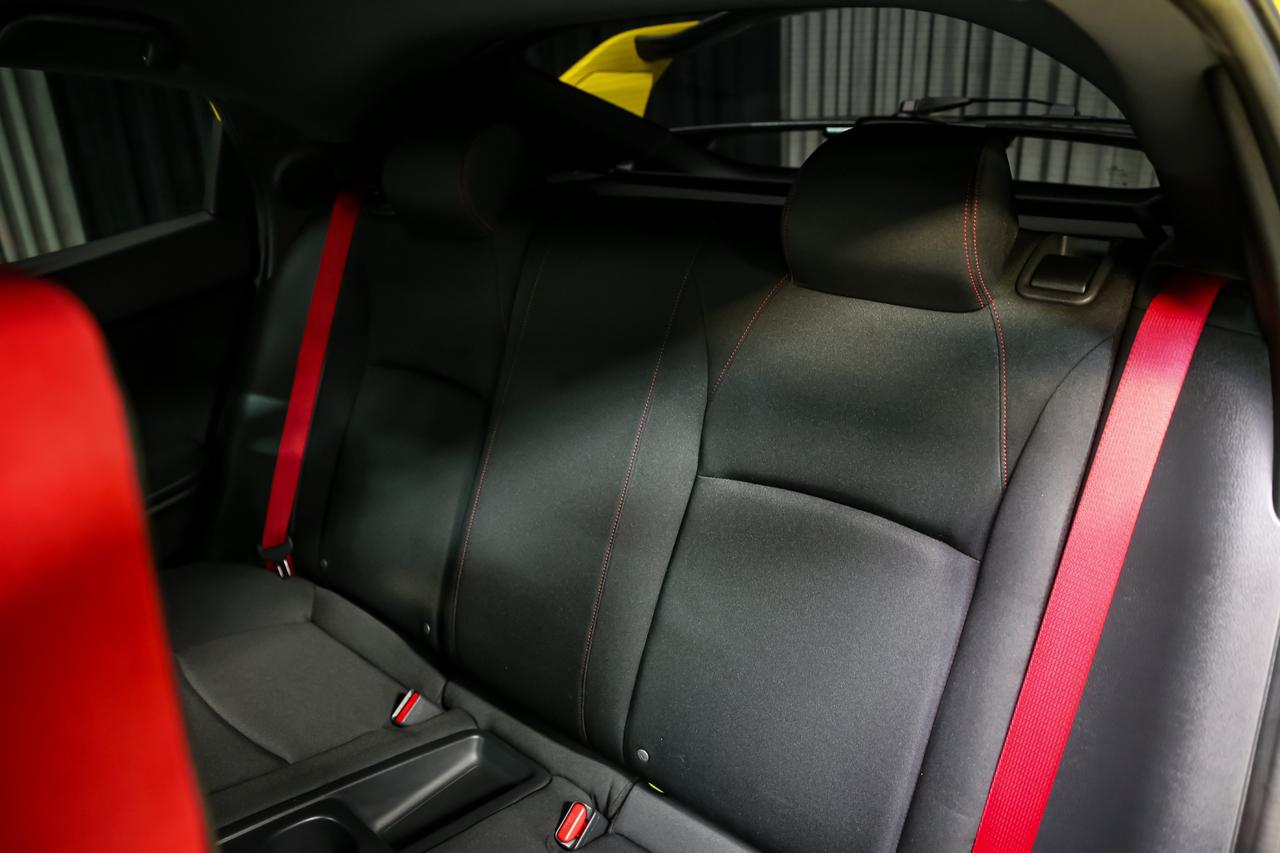 2021 Honda Civic Type R LIMITED EDITION 1 OF 1020 306HP MANUAL LOADED Photo