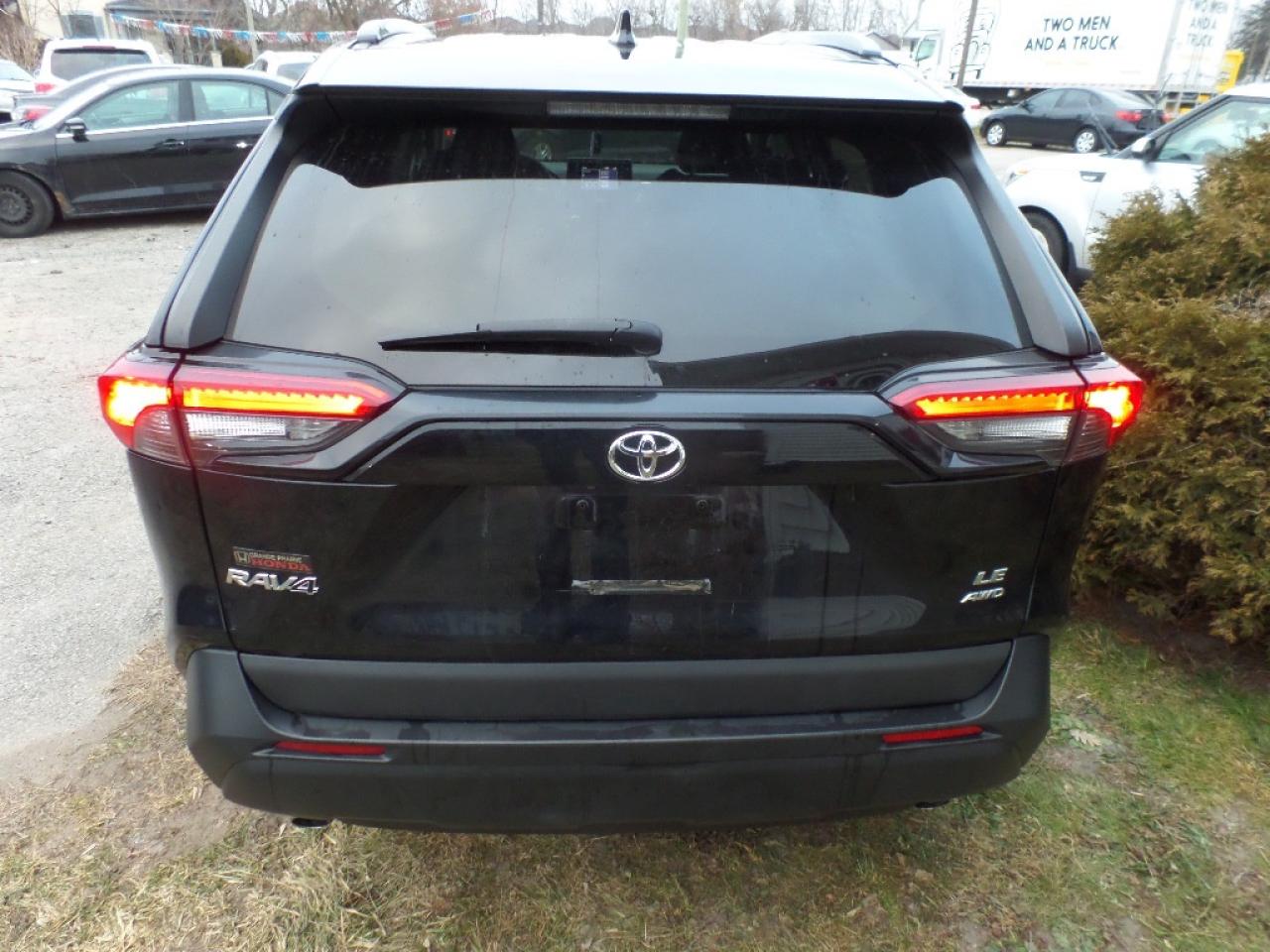 2019 Toyota RAV4 AWD LE Photo